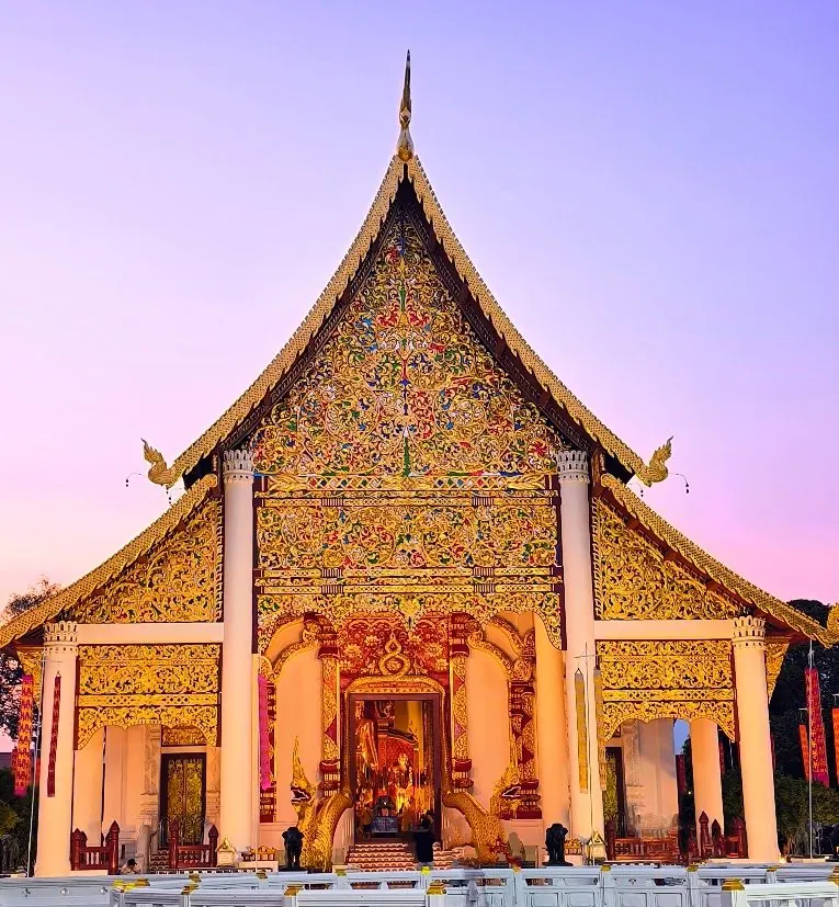 Templo dorado en Chiang Mai