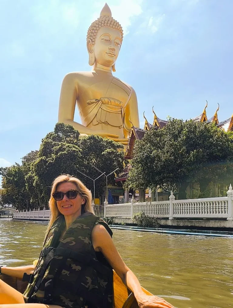 Paloma, coordinadora del viaje, en Tailandia